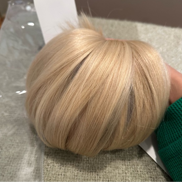 Other - 20” Beachy Blonde #613 Zala Halo 1pc 100% Human Hair Extensions 150g IT#CE4